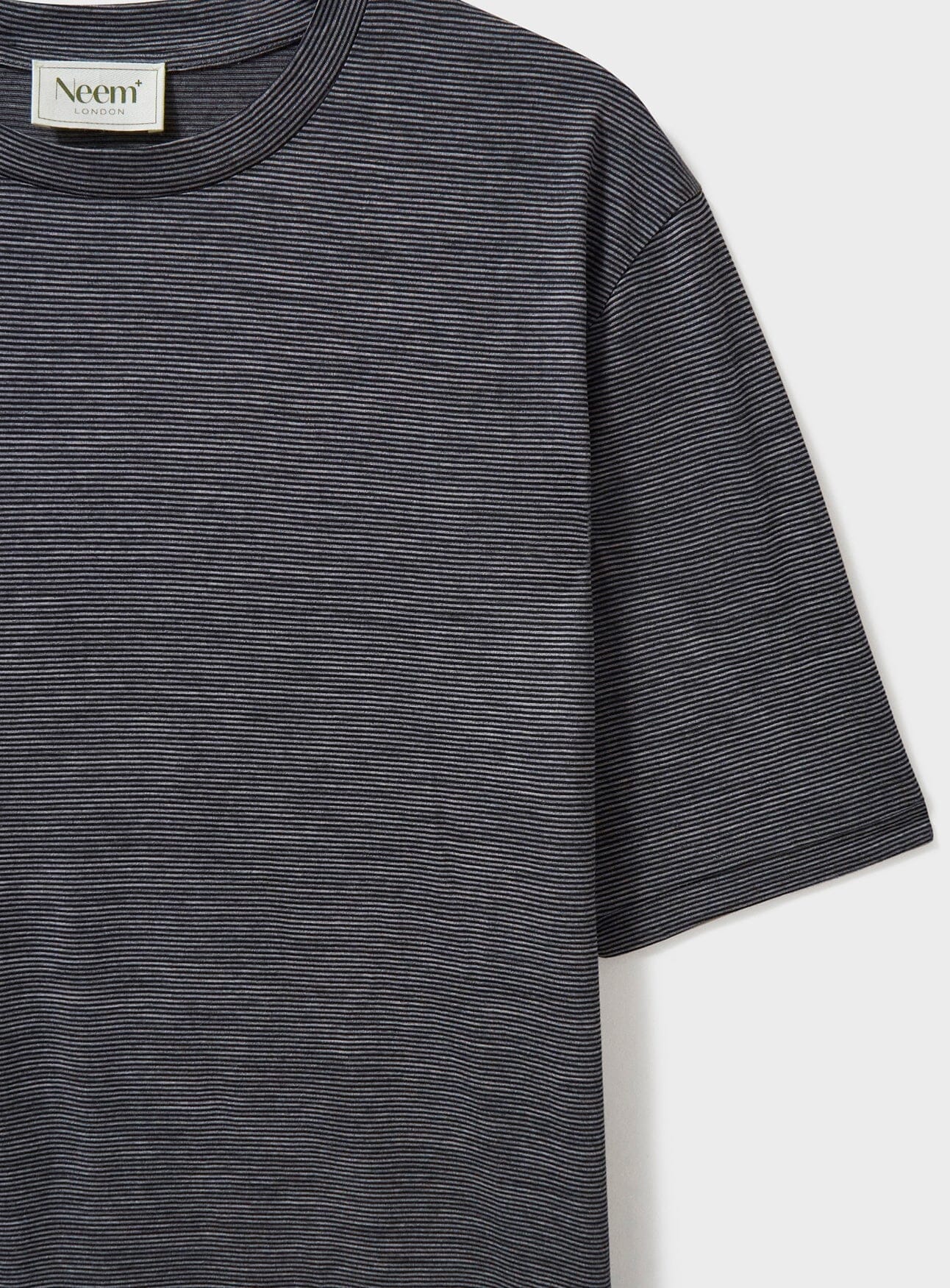 T-shirt en jersey de laine mérinos à rayures anthracite
