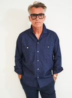 Chemise en coton régénératif double poche bleu marine