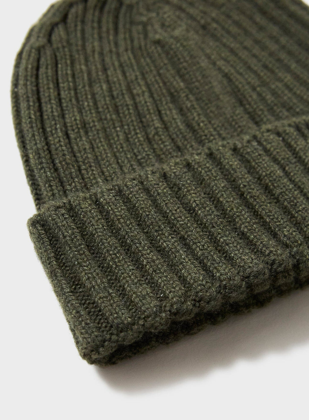 Bonnet côtelé en cachemire olive