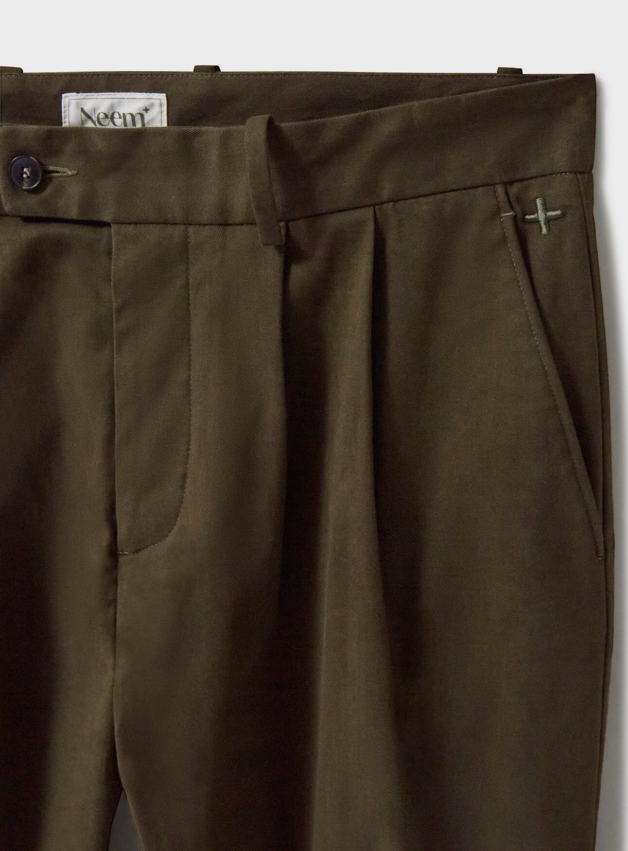 Pantalon plissé vert foncé en coton biologique extensible