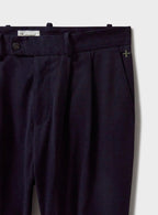 Pantalon plissé bleu marine en coton biologique extensible
