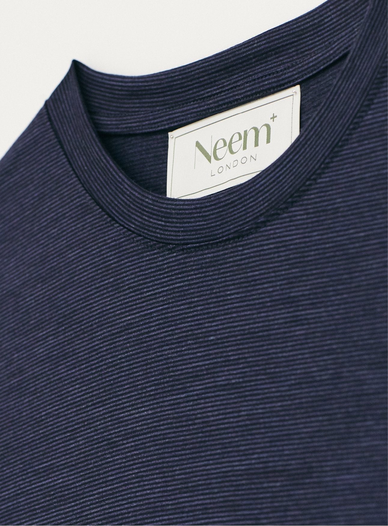 T-shirt en mérinos à rayures bleu marine