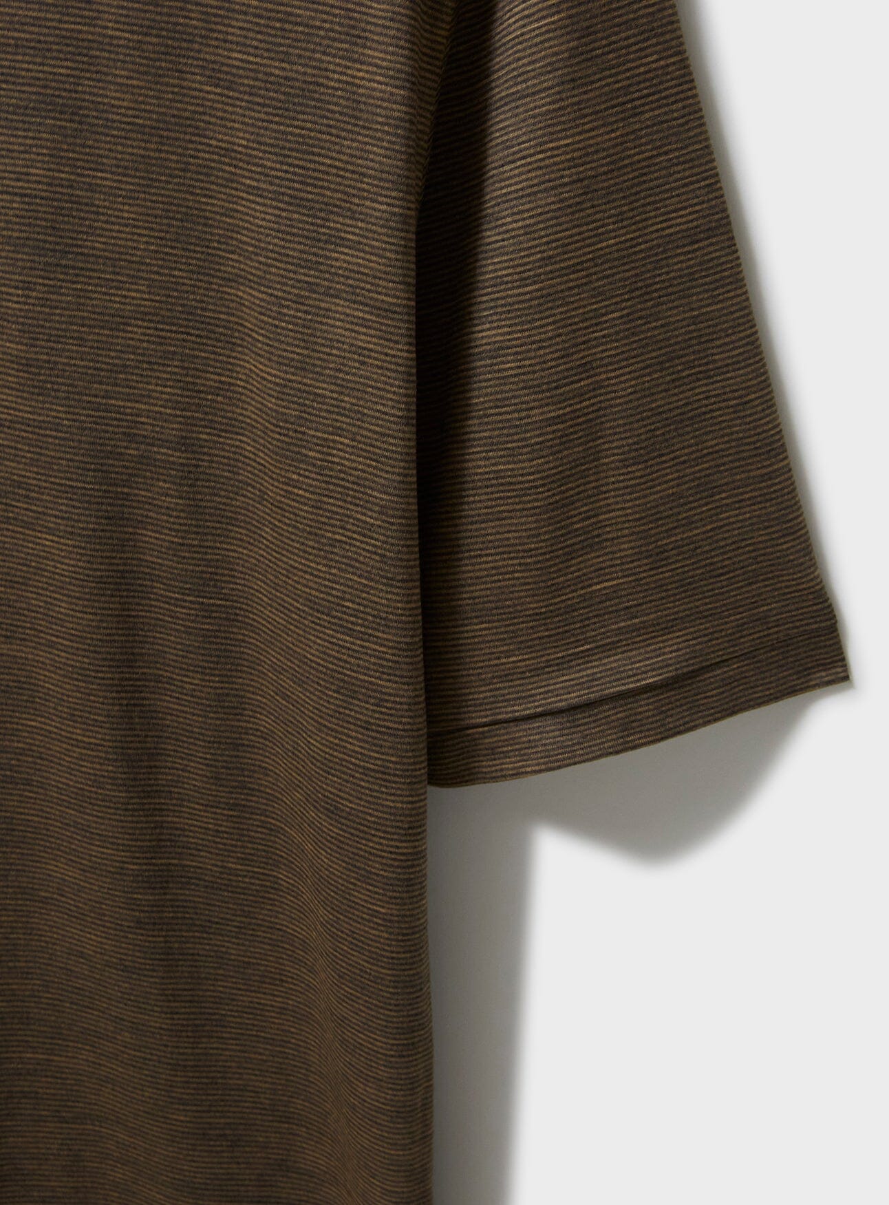 T-shirt en jersey de laine mérinos à rayures beige
